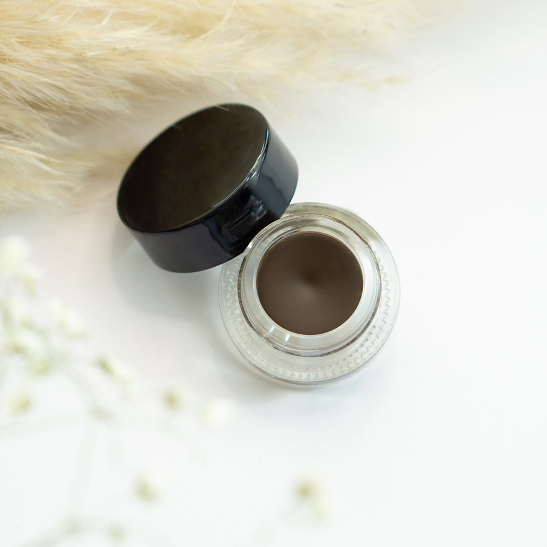 Create flawless looks with Cruisin Organics Black Color Rich Pro Line. Long-lasting, smudge-free gel eyeliner perfect for any occasion.