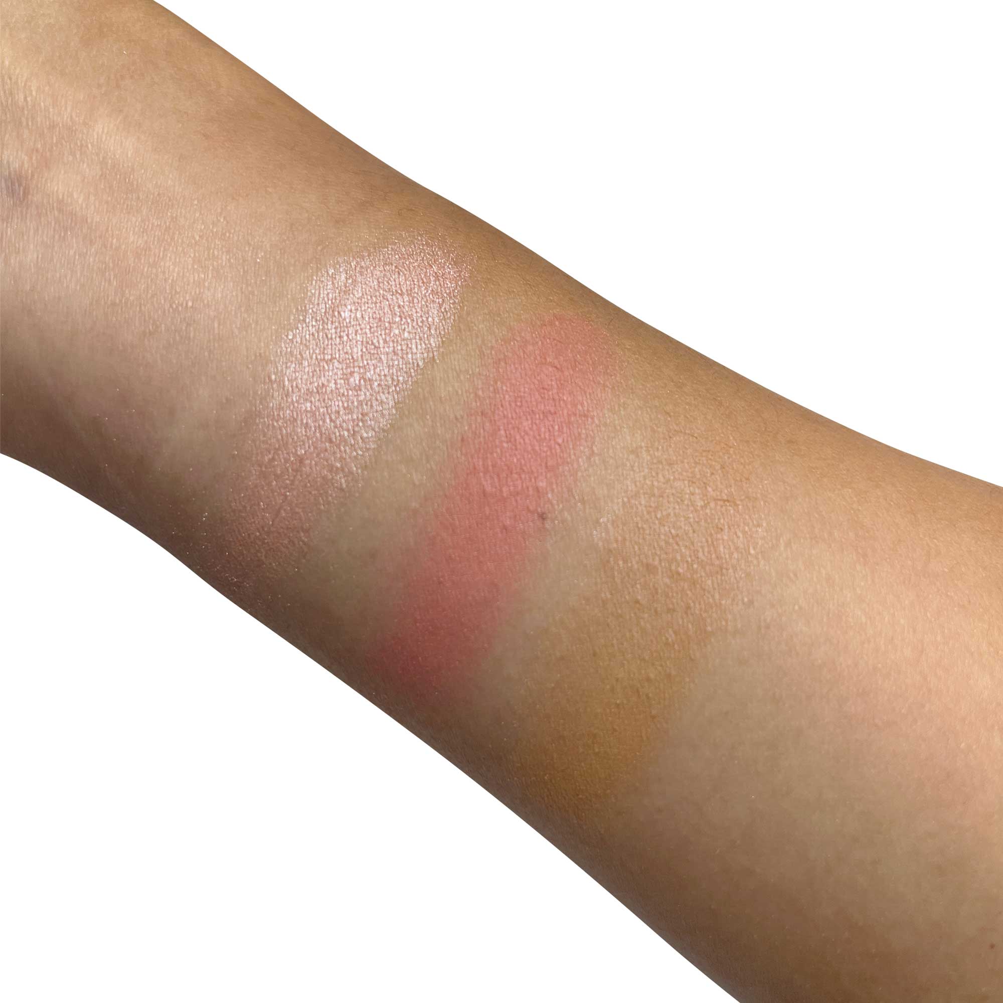 Get ready to elevate your makeup game with the Blushy Pro Cheek Palette from Cruisin Organics! Designed specifically for the Cruisin Reunion Car Show, this versatile palette features shades that flatter every skin tone.