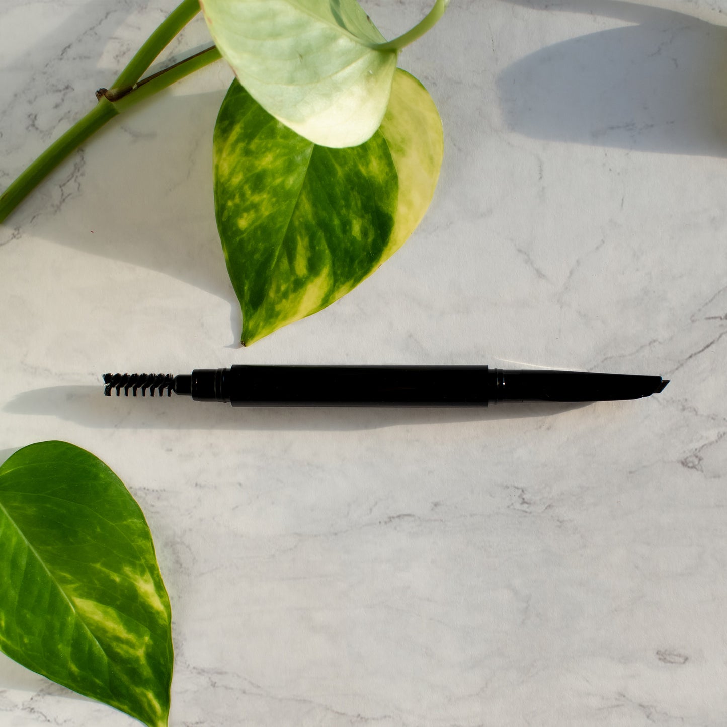 Take your brows to the next level with the Cruisin Organics Automatic Eyebrow Pencil in Brown. Get precise filling with the angled tip and seamless blending with the spooly tip. Formulated for lasting color, definition, and hold, this all-in-one pencil is perfect for creating a bold, natural brow look.