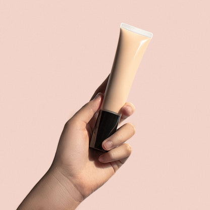 Cruisin Organics Birch BB Cream with SPF - the perfect solution for simplified and nourished skin. This lightweight formula offers medium tint for a natural look while providing SPF 18 protection and hydration. Say goodbye to multiple products and hello to an all-in-one solution for your foundation routine.