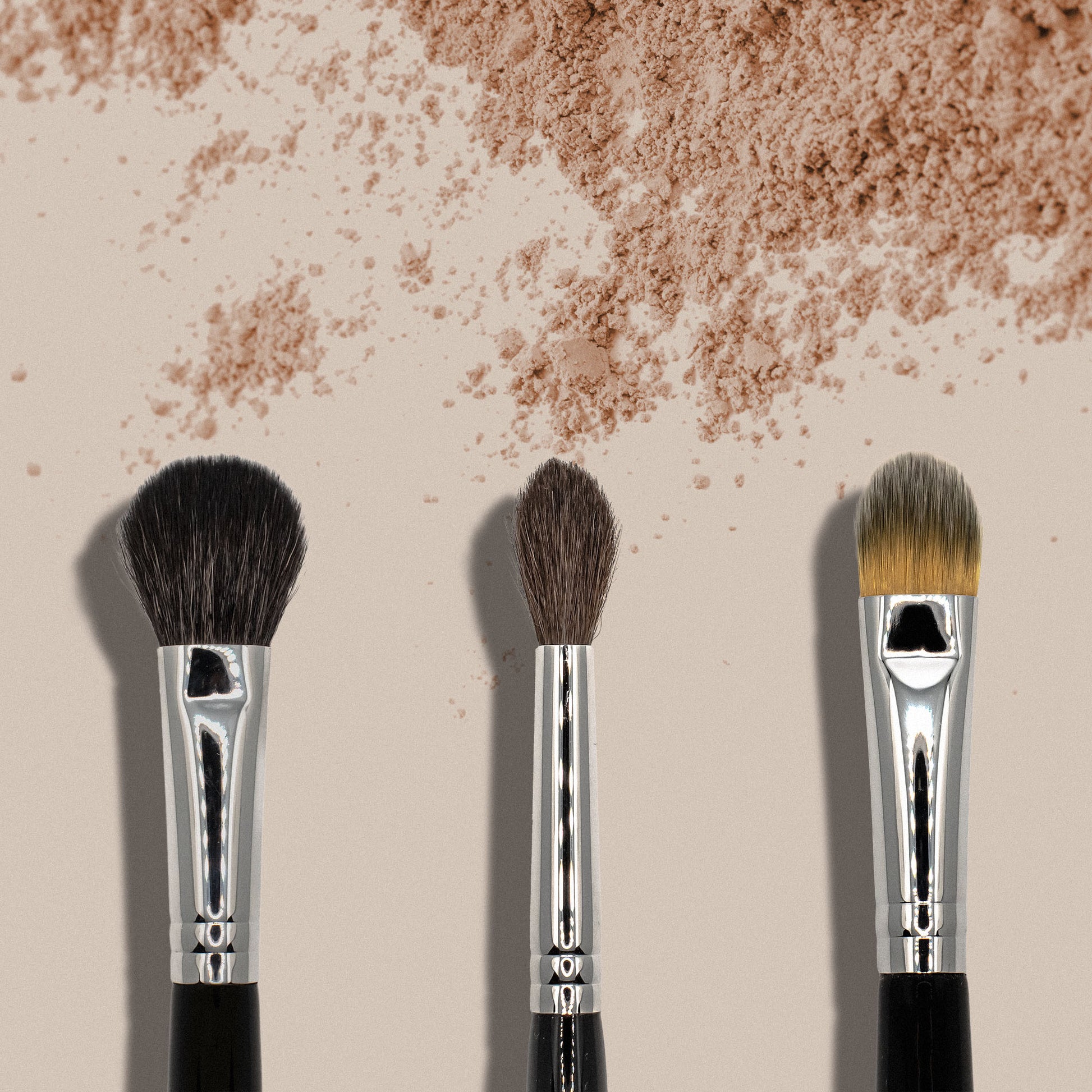 Experience smooth, effortless application with Cruisin Organics' gentle concealer brush. Specially designed with short, firm bristles, this brush allows precise application and blending of both cream and liquid concealers. Control your coverage with ease and precision.
