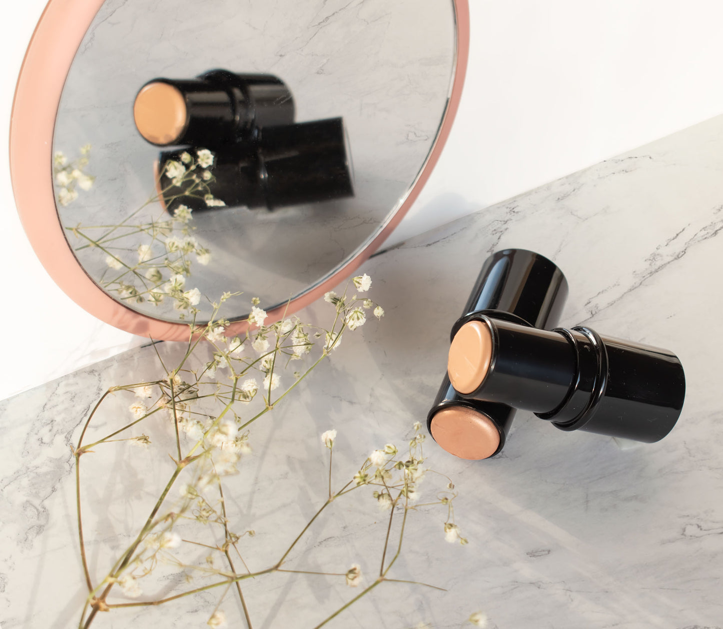 Looking for a way to conceal imperfections? Look no further! Our Golden Beige Concealer Stick provides versatile coverage and a matte finish, making it easy to use. Use darker shades for contouring and lighter shades for highlighting.