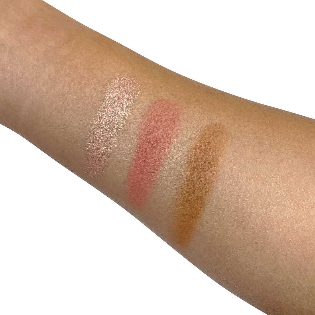 Prepare for improvement in your aesthetic prowess with Cruisin Organics Curious Pro Cheek 3 Palette! This adaptable palette, expressly for the Cruisin Organics Collection. Palette colors that go well with every shade of skin. You can proudly exhibit your preferred looks all day long knowing you have the additional loving skin episodes. Shop online at Cruisin Organics to rapidly modify your personal beauty regiment!