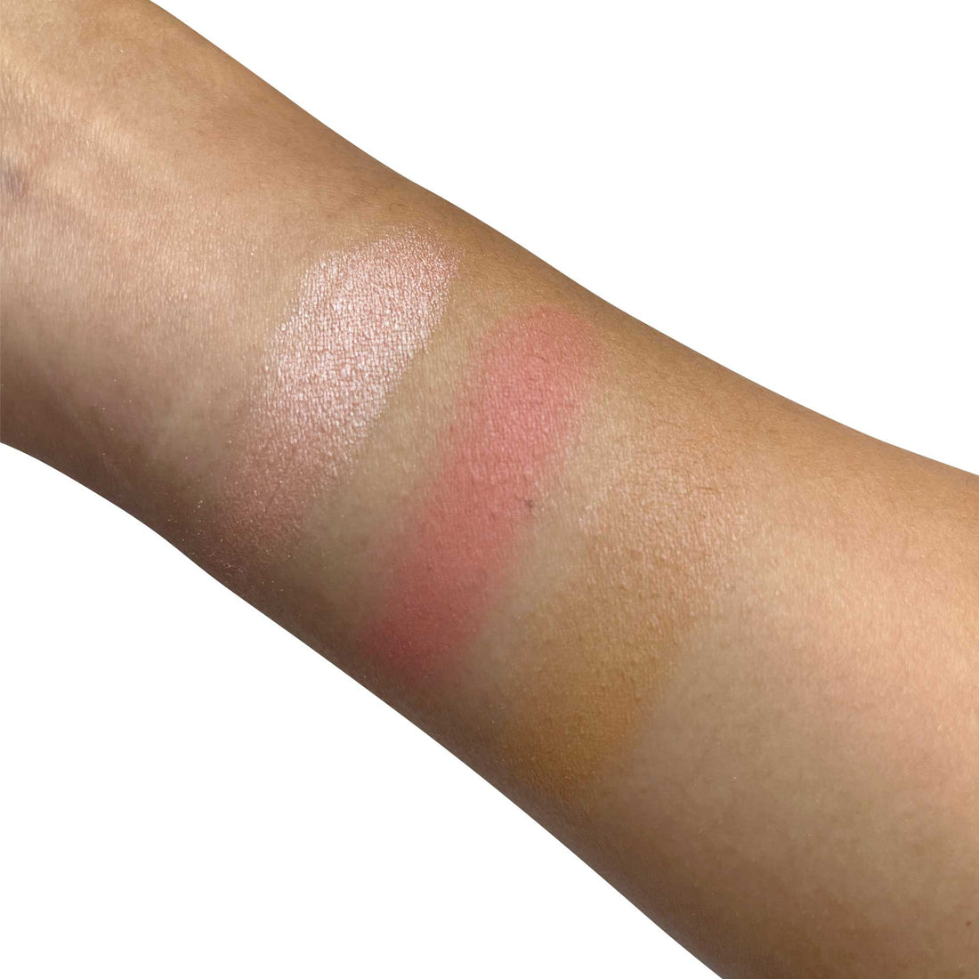 Get ready to elevate your makeup game with the Blushy Pro Cheek Palette from Cruisin Organics! Designed specifically for the Cruisin Reunion Car Show, this versatile palette features shades that flatter every skin tone.