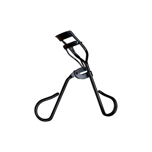 Achieve that glamorous curl you always dreamed of with the Cruisin Organics Pro Eyelash Curler. The wide mouth is suitable for all eye shapes and prevents pinching and crimping for volumizing lashes. The curler has a silicone pad to help eyelashes get the extra boost of smooth curls and crimp-free lashes every time.