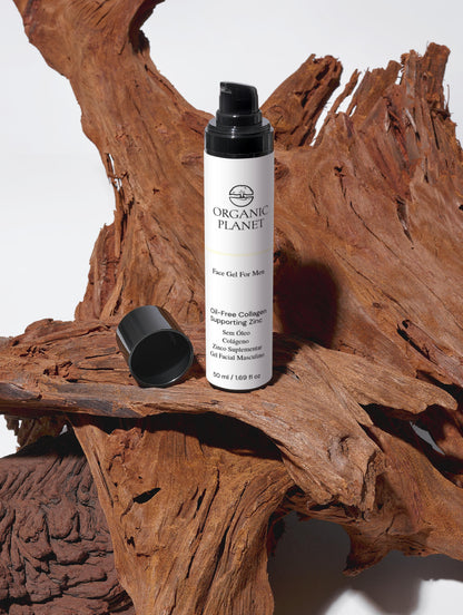 Organic Planet skincare product on a wooden surface. This oil-free gel moisturizer absorbs quickly without greasiness, keeping skin hydrated and comfortable. Zinc helps maintain youthful skin by supporting collagen production, making it perfect for any men&