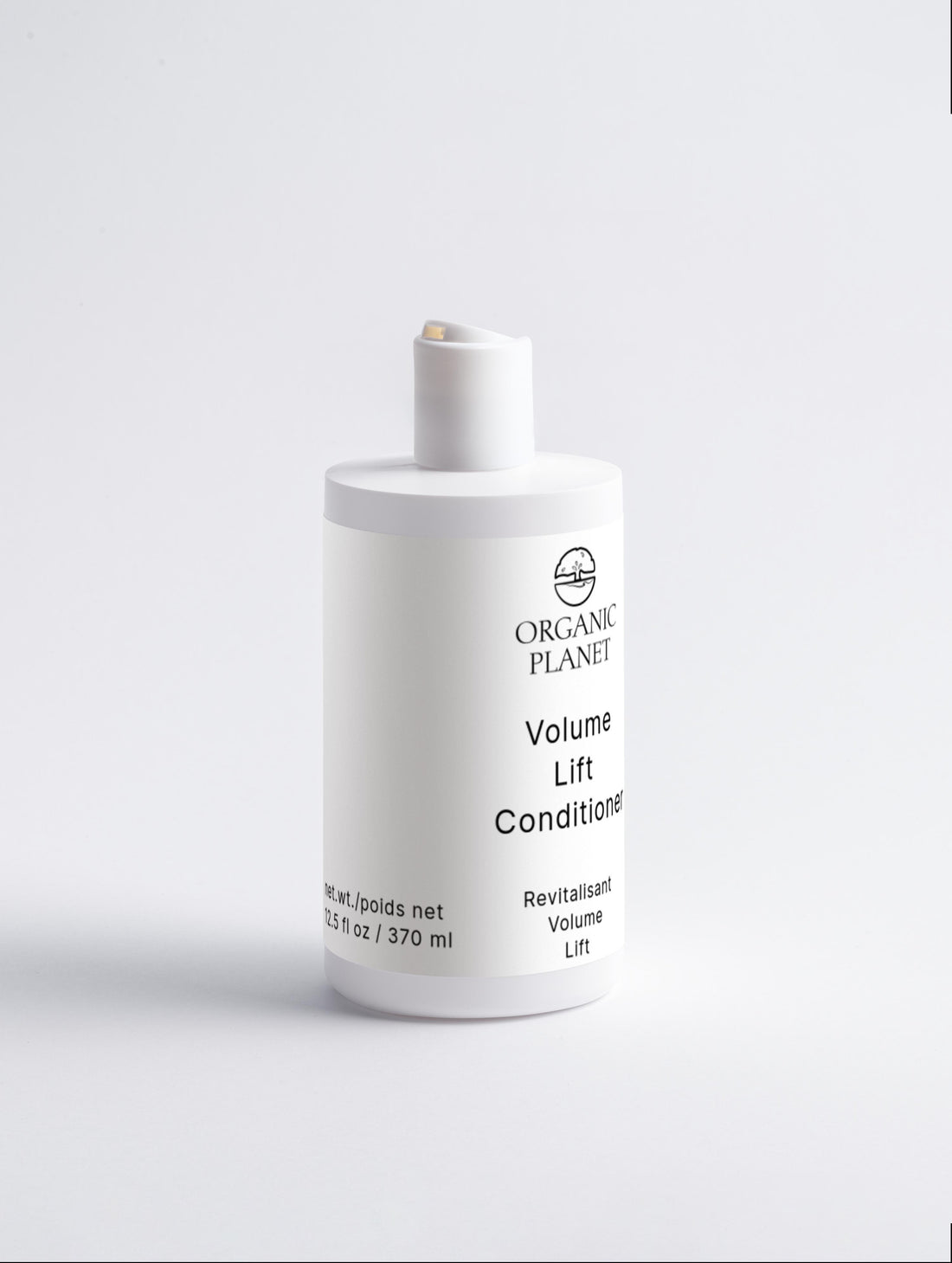 Transform dry ends and nourish hair with Volume Lift Conditioner. Infused with argan oil and wheat protein, this formula results in smooth, manageable hair. Its moisturizing properties also mend dry ends. Eco-friendly and vegan-friendly with a fresh, fruity, and herbal aroma.